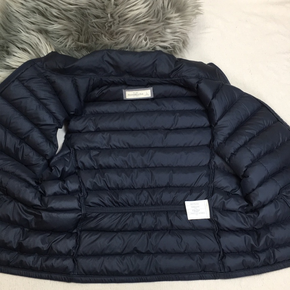 Abercrombie & Fitch Navy Down Vest - Picture 6 of 7